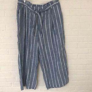 Adorable wide leg cropped pants. Size 16